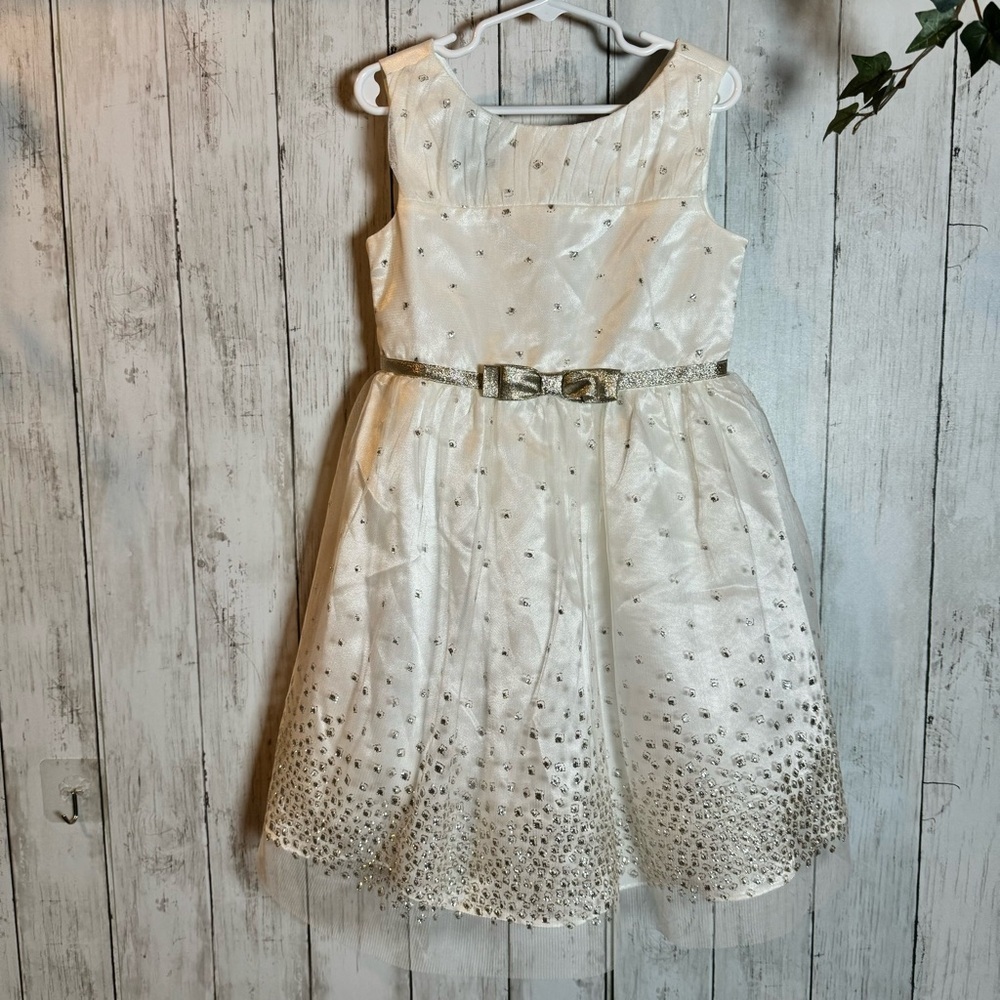 Joni Michelle girls size 5 white with silver embellishments flower girl dress,